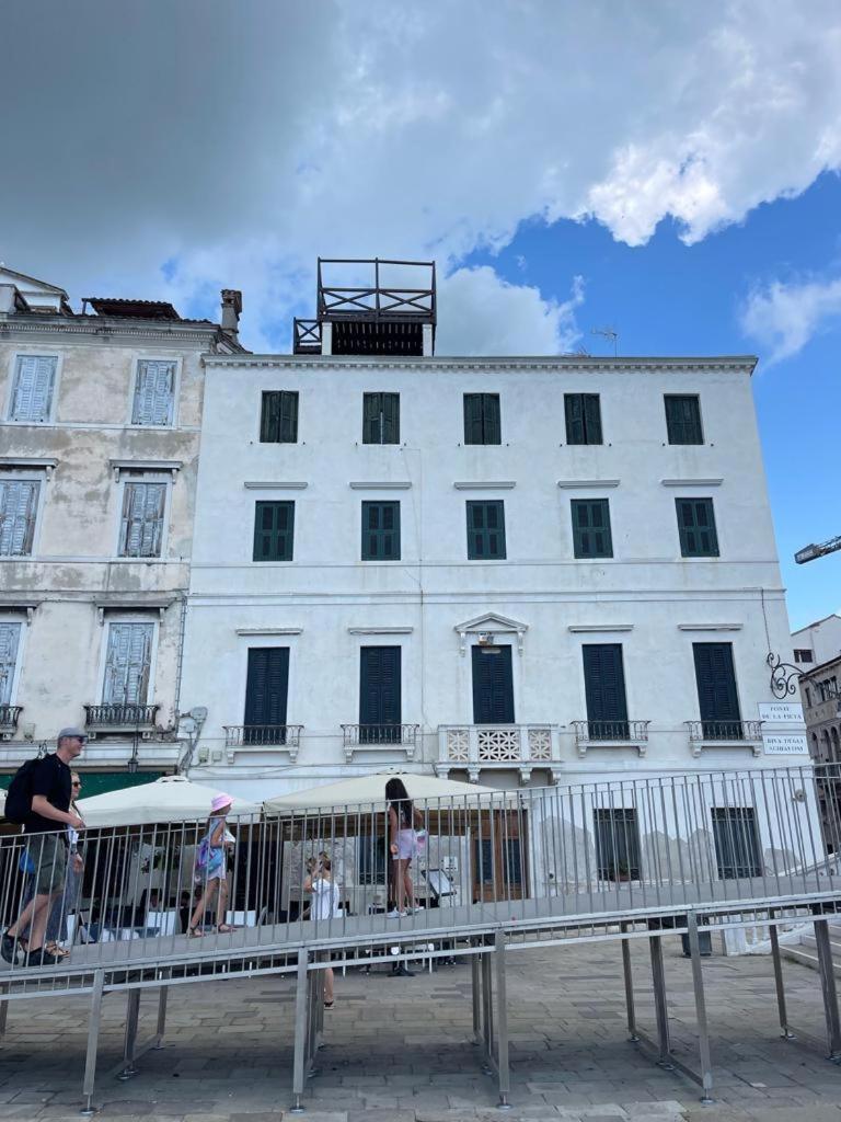 Апартаменты The B Collection - San Marco Riva Schiavoni Венеция Экстерьер фото
